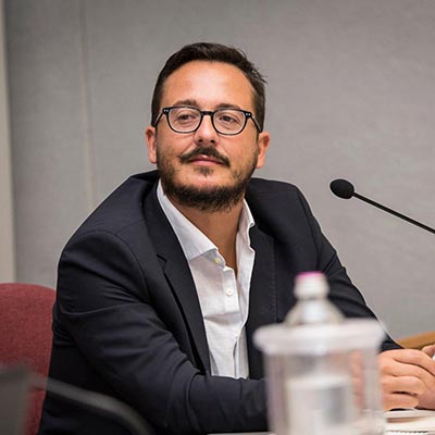 Dove. La dimensione di luogo che ricompone impresa e società